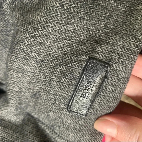 Hugo Boss Darnom  Virgin Wool Blend Reversible Vest with Down Blend Filling - Picture 7 of 16